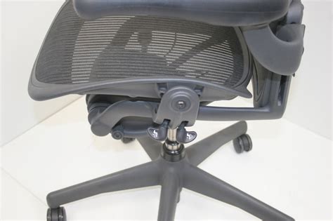 herman miller aeron clone.